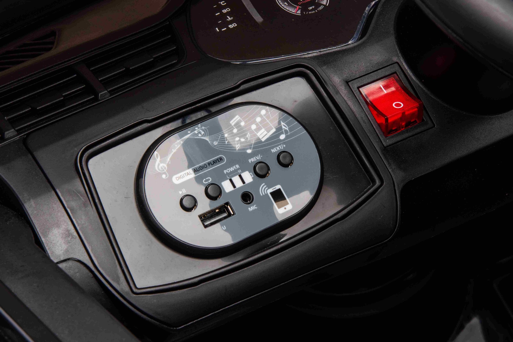 Multifunkčný MP3 prehrávač so vstupom USB, AUX