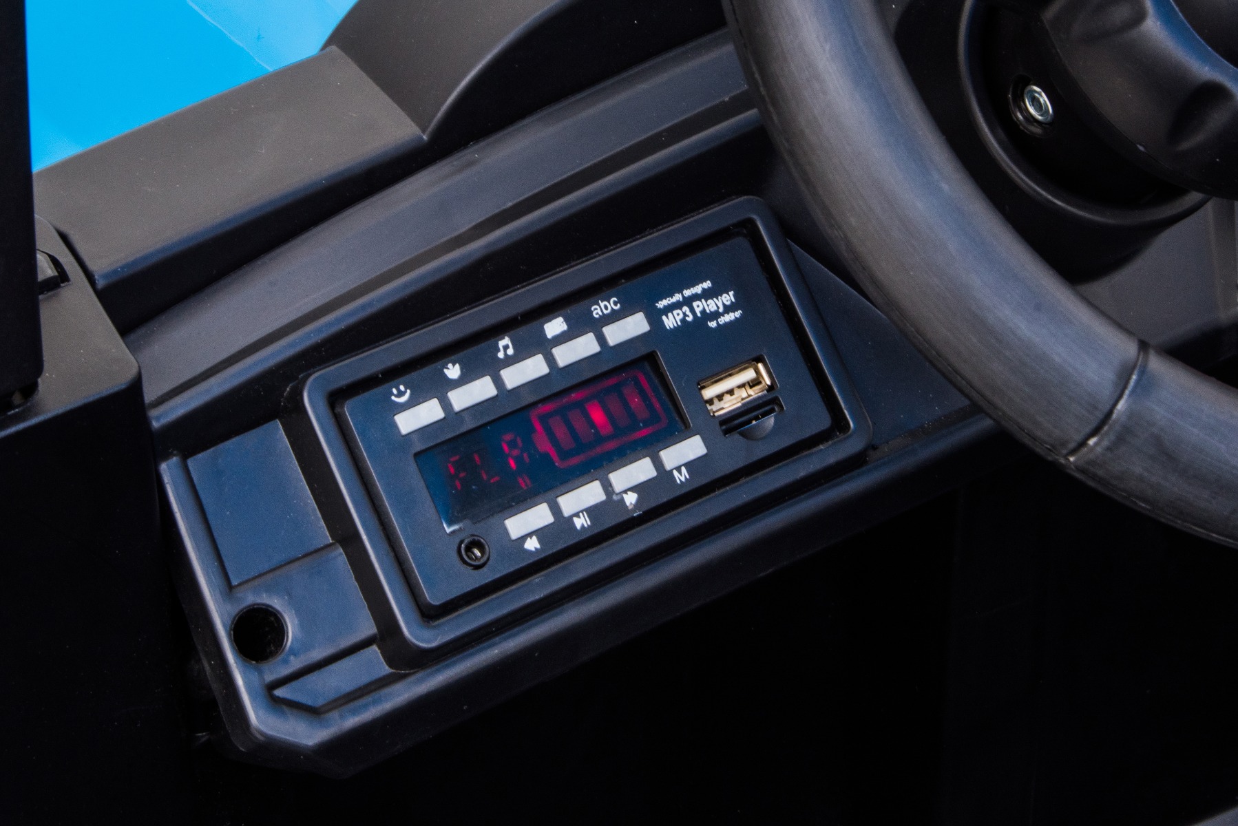 MP3 prehrávač s USB/SD a AUX vstupom