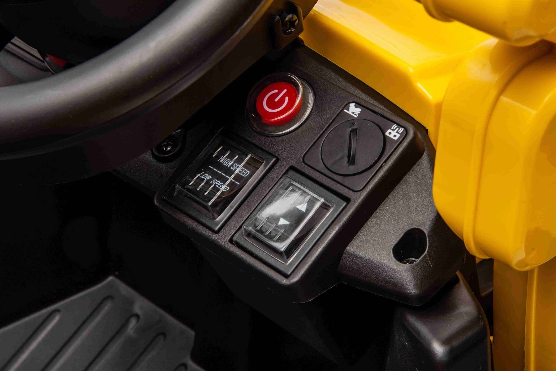 Prepínač rýchlostí a režimu diaľkového ovládania